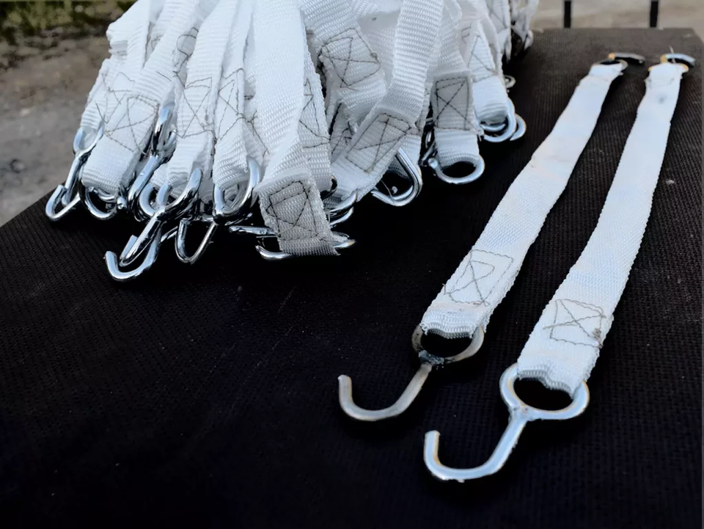 Ejemplo de correas cuelgacables