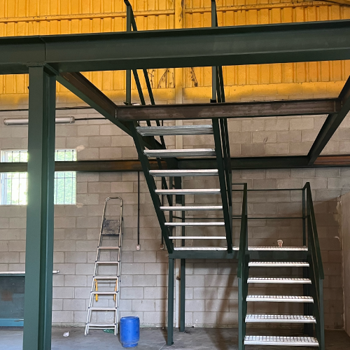 Ejemplo de estructura metalica con escaleras